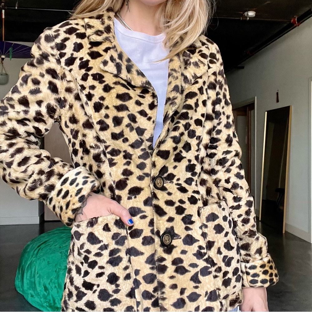 Vintage Union Made Faux Fur Leopard Print Jacket with pockets,collar and buttons